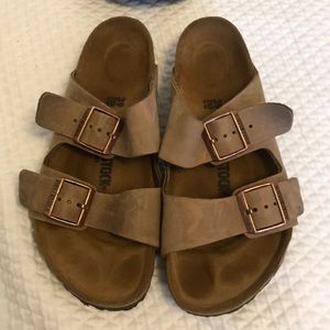 Arizona Birkenstock’s EU 39/US 8-8.5
